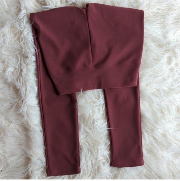 2 Skinny Pants And Top - Picture 14 of 16